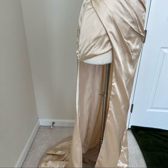 Milly Bridal Sexy high slit gold evening gown - Picture 3 of 8